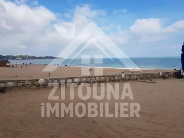 A louer un étage de villa à la Marsa Corniche