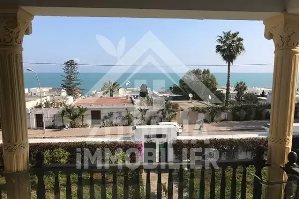 Etage de villa à louer à La Marsa Corniche