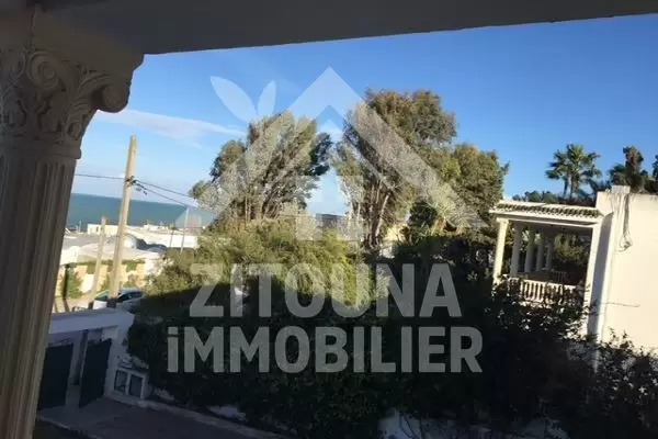 Etage de villa à louer à La Marsa Corniche