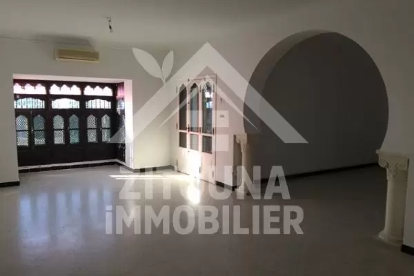 Etage de villa à louer à La Marsa Corniche