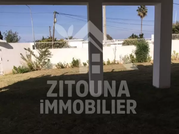 A louer une villa de charme avec vue sur mer à la Marsa Corniche