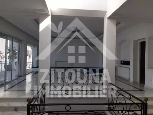 A louer une villa de charme avec vue sur mer à la Marsa Corniche