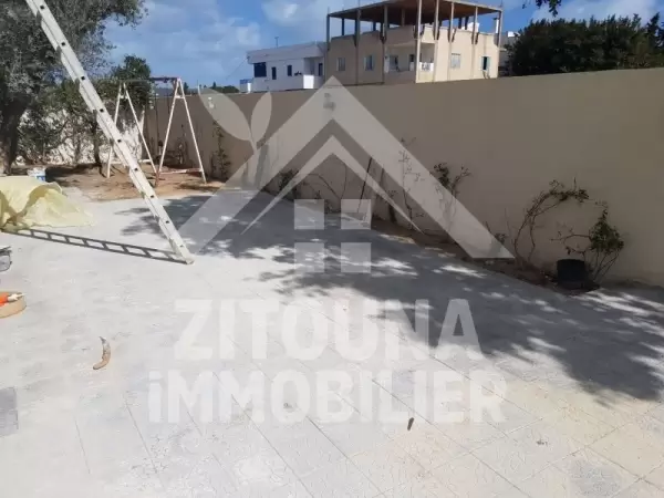 A louer un appartement au RDC jamais habité à la Marsa les pins