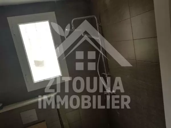 A louer un appartement au RDC jamais habité à la Marsa les pins
