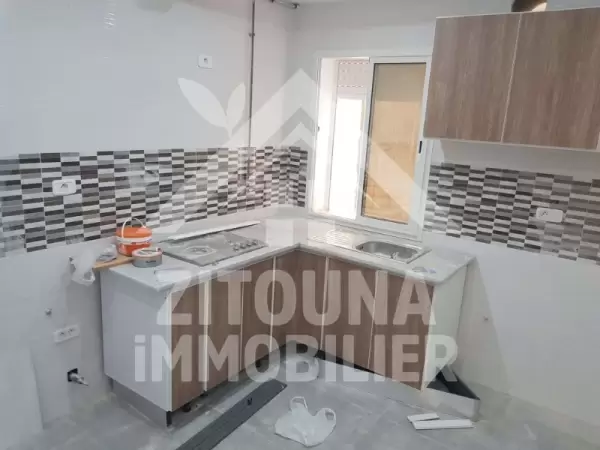A louer un appartement au RDC jamais habité à la Marsa les pins