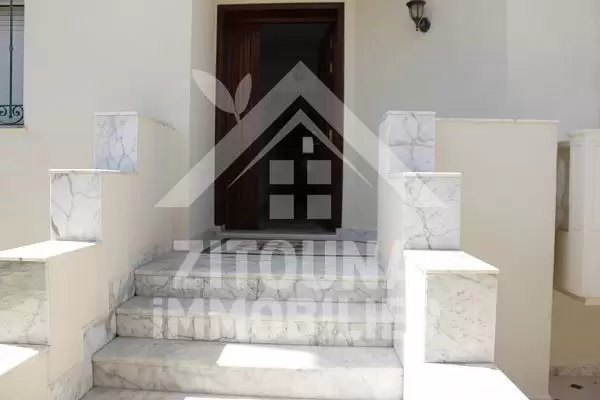 Rez de chaussée de villa meublé à Ain Zaghouan
