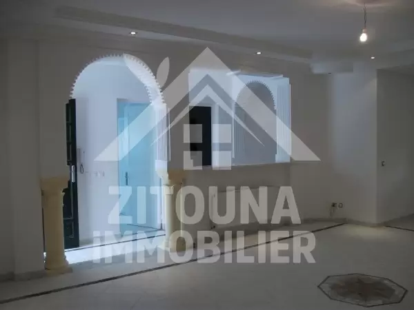 Villa à Louer à La Soukra