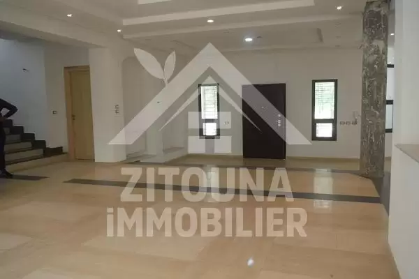 A vendre une villa 600m² au Lac 2