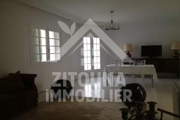 Bel étage de villa à louer à la Marsa
