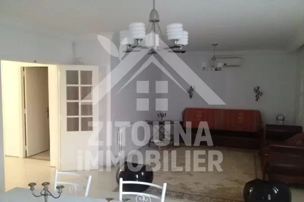 Bel étage de villa à louer à la Marsa