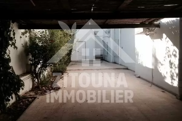 A louer une belle villa à El Menzah 9