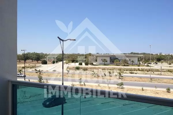 À louer bel appartement au Lac 2