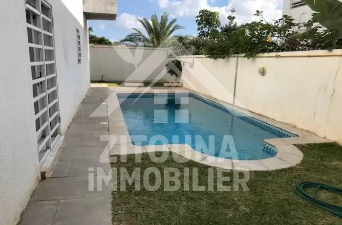 A louer une villa à cité khalil