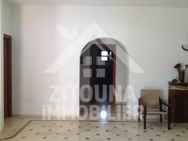 A vendre une villa avec un grand jardin