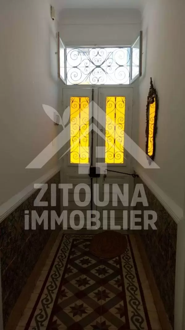 A louer un bel appartement meublé à la marsa plage (4137)