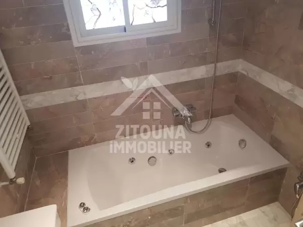A louer un appartement à la Marsa (4035)