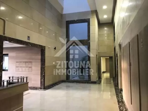 A louer un duplex de très haut standing  aux Jardins de Carthage