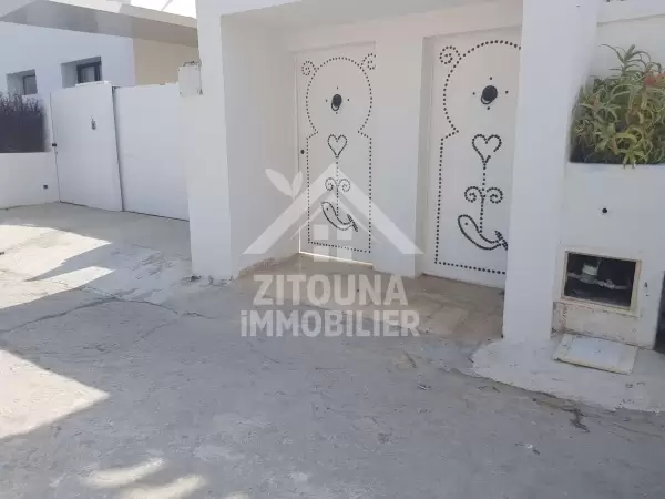 A louer un RDC de villa Meublé à la Marsa Corniche