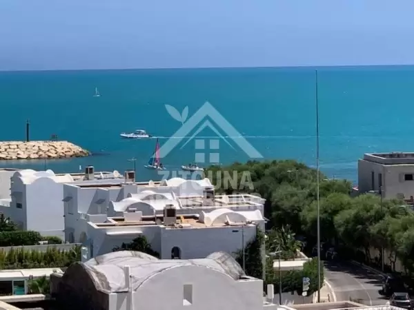 Un beau triplex a louer avec une vue surprenante sur le port