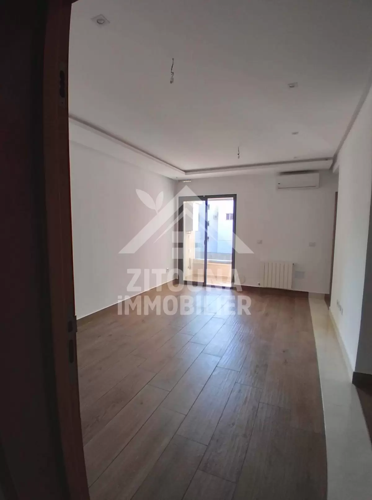 A louer un bel appartement Neuf jamais habité aux jardins de Carthage