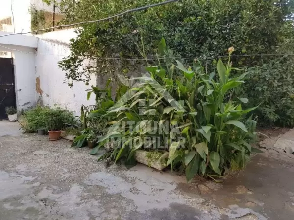 une villa inachevée à la soukra