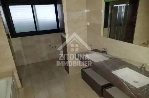 A Louer un duplex de très haut standing et neuf aux les Jardins de Carthage (3807)