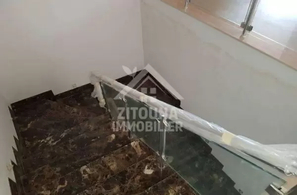 A Louer un duplex de très haut standing et neuf aux les Jardins de Carthage (3807)