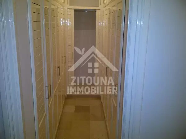 A louer un étage de villa à la Marsa