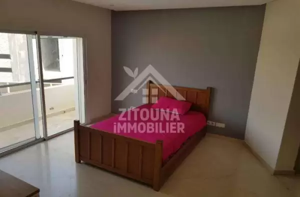 A louer une belle villa avec piscine à Gammarth