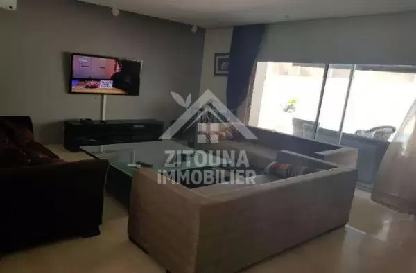 A louer une belle villa avec piscine à Gammarth