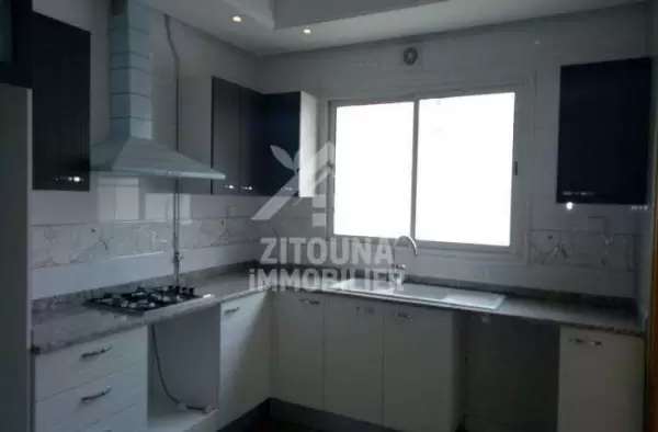 A louer un appartement dans une residence bien gardée au Jardins du Carthage