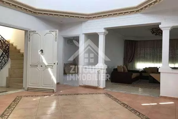 A louer un étage de villa à laouina