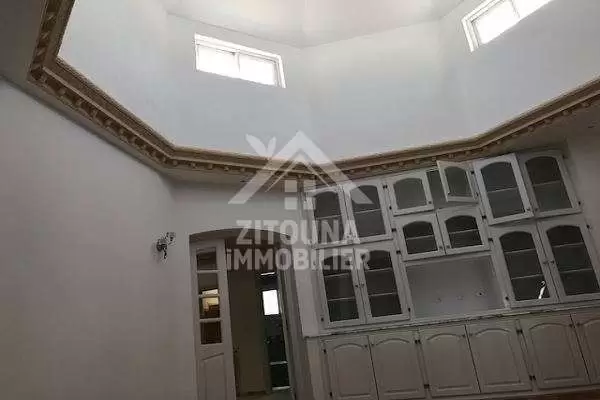 A louer un étage de villa à laouina