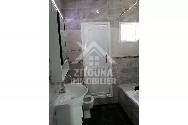 A VENDRE Duplex à cité el khalil a La Marsa