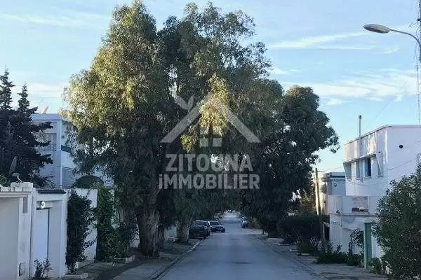 A louer Rez de chaussée de villa à la Marsa