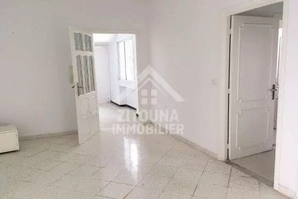 A louer une belle villa à Carthage avec une vue sur mer (AM3288)