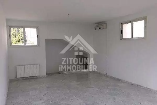 A louer une belle villa à Carthage avec une vue sur mer (AM3288)