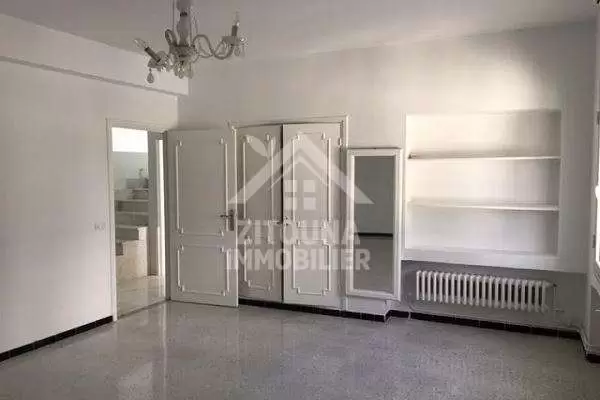 A louer une belle villa à Carthage avec une vue sur mer (AM3288)