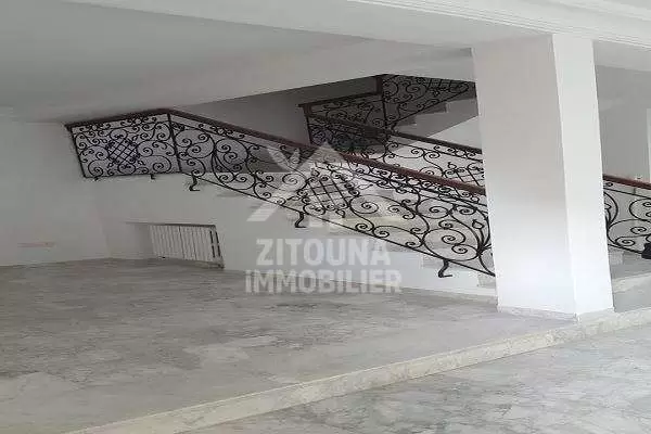 A louer une belle villa à cité la roseraie La Marsa(AM3267)