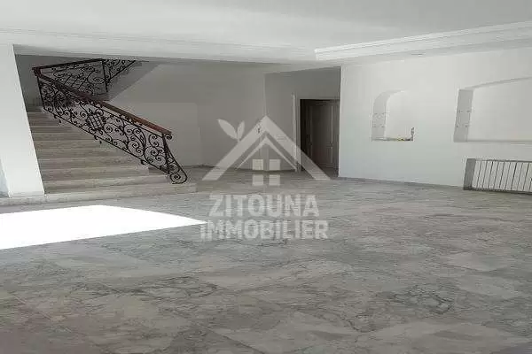 A louer une belle villa à cité la roseraie La Marsa(AM3267)