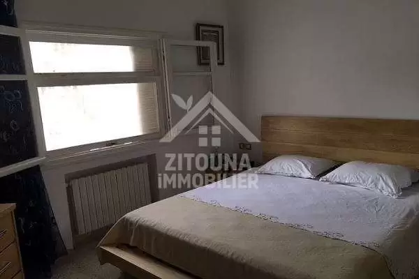 A louer une villa meublée avec studio à Chotrana 1(AM3255)