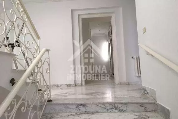 Magnifique villa sur le port punique de carthage (AM3246)