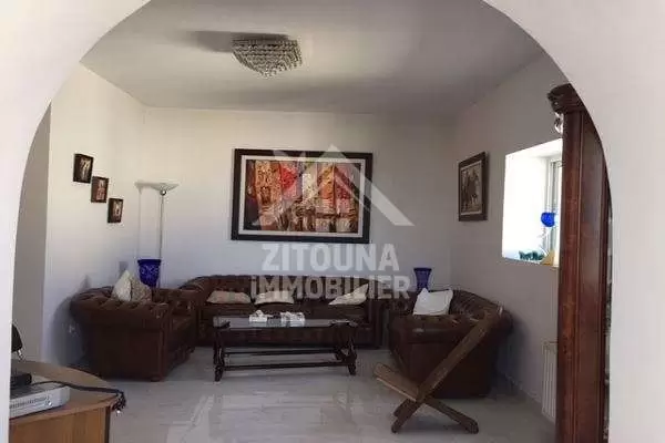 A vendre un beau duplex au Golden Tulip (AM3234)