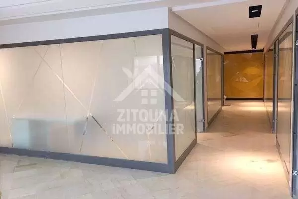 A louer des locaux à usage bureautique au centre ville de Tunis(3230)