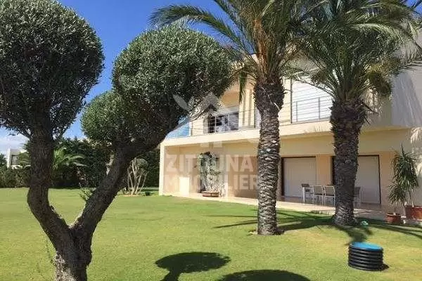 une villa de charme au Golf de Gammarth à louer(3194)
