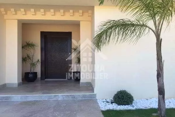 une villa de charme au Golf de Gammarth à louer(3194)