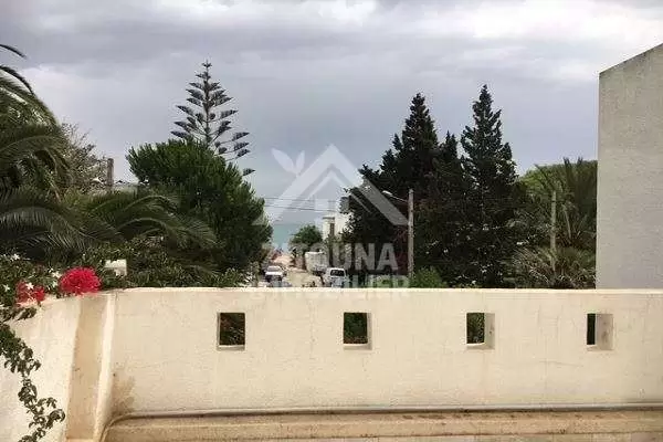 une villa a louer avec vue sur mer à la Marsa(3161)