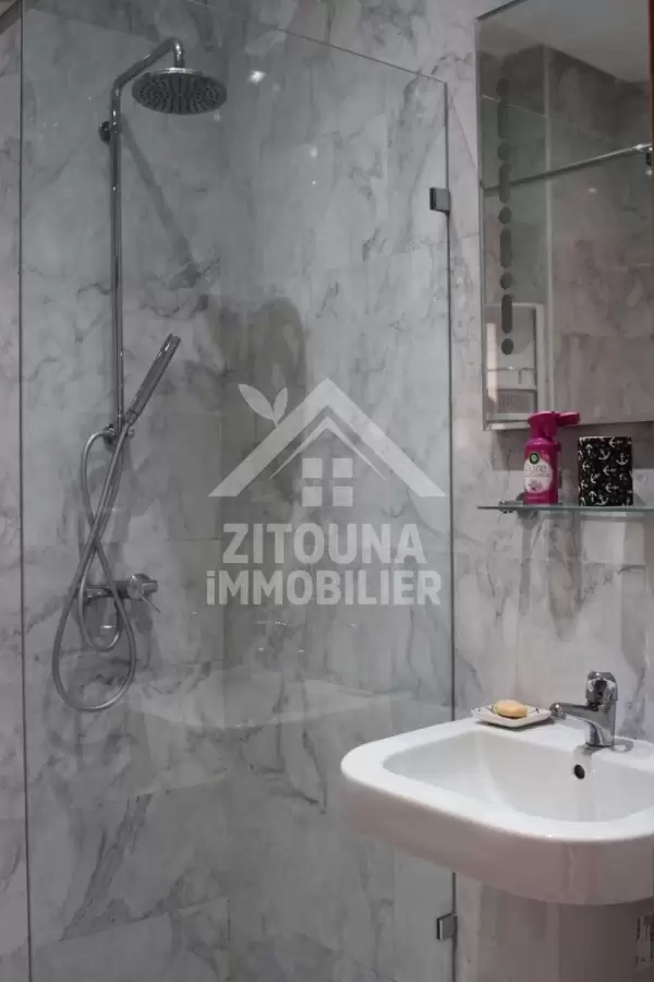 A louer un apartement luxueux dans un quartier résidentiel