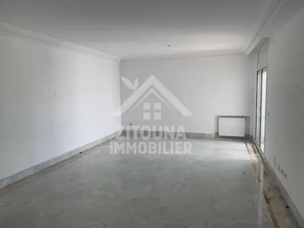appartement luxueux à louer à la marsa