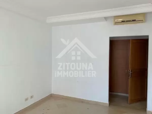 appartement luxueux à louer à la marsa
